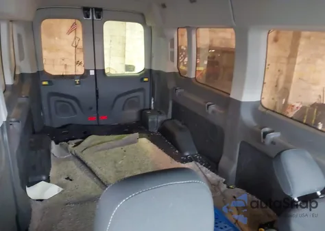 2020 Ford Transit-350 Passenger Van Xlt z USA, uszkodzony, nr VIN 1FBAX2C83LKA24741